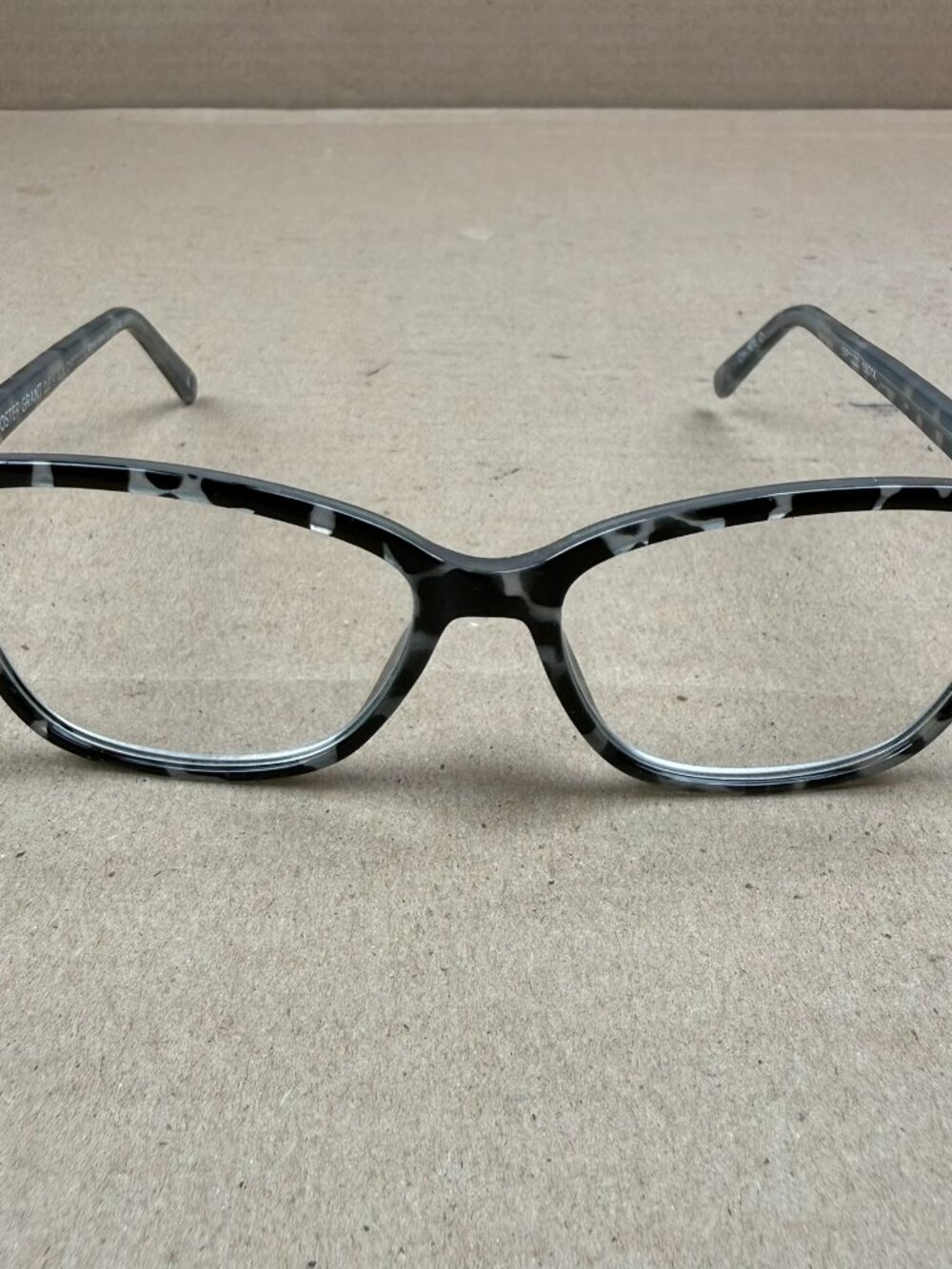 Foster Grant Design Optics Reading Glasses Gray Tortoise Shell +2.50 frame only